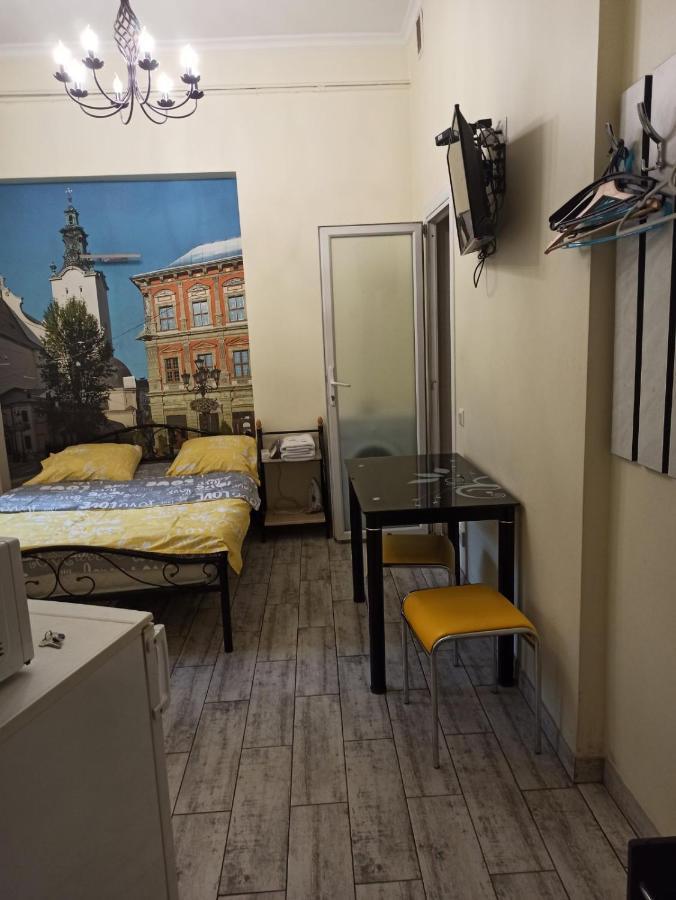 Smart Yellow Apartment-15 Хв Від Жд Вокзалу Λβιβ Εξωτερικό φωτογραφία