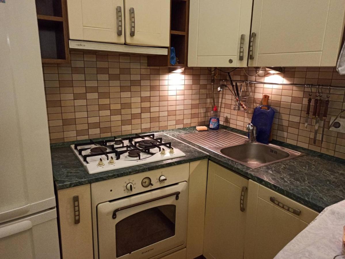 Smart Yellow Apartment-15 Хв Від Жд Вокзалу Λβιβ Εξωτερικό φωτογραφία