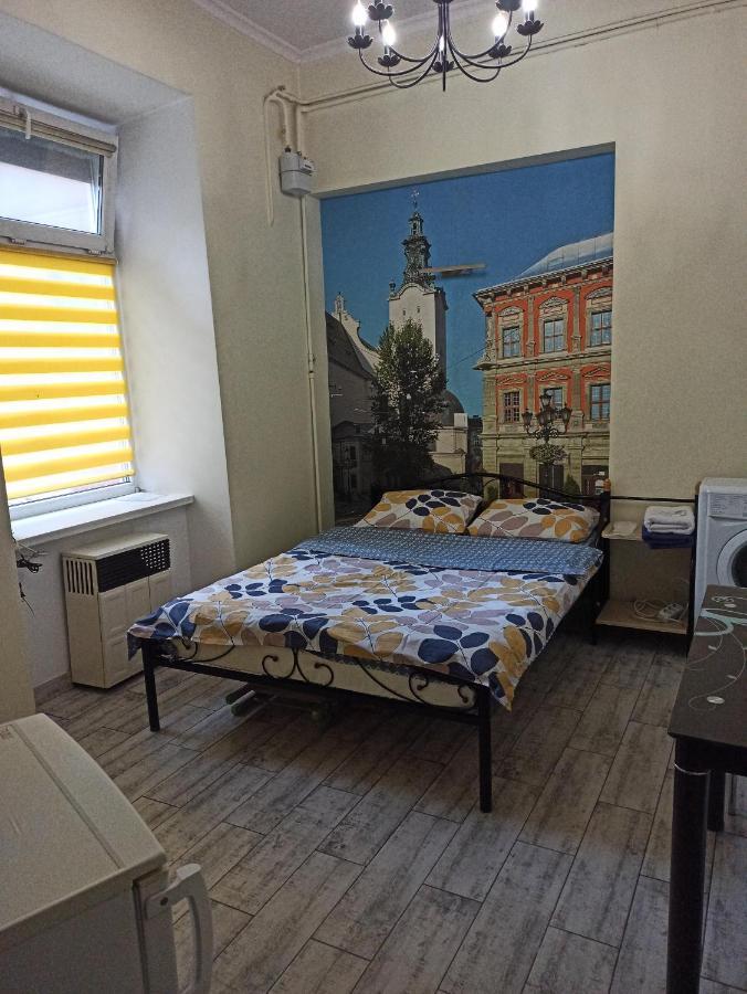Smart Yellow Apartment-15 Хв Від Жд Вокзалу Λβιβ Εξωτερικό φωτογραφία